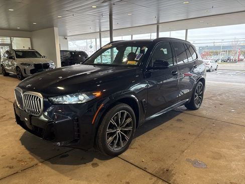 Used 2024 BMW X5 xDrive40i w/ M Sport Package image 6