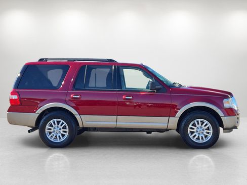Used 2014 Ford Expedition XLT w/ Equipment Group 202A image 5