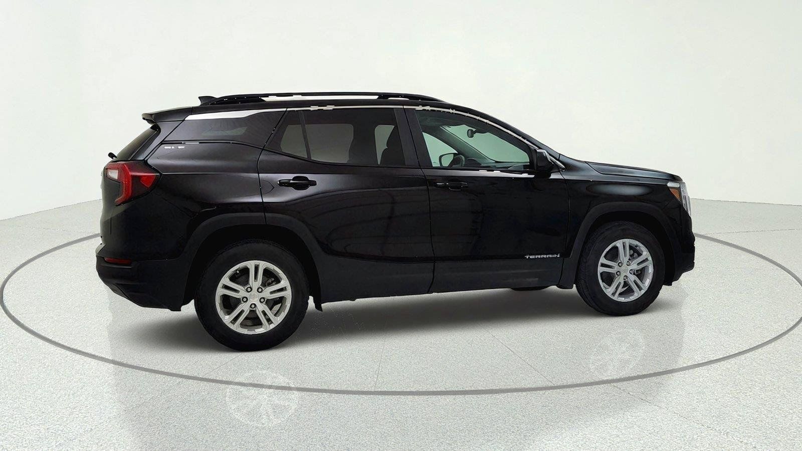 Used 2023 GMC Terrain SLE w/ Driver Convenience Package AWD/4WD image 7