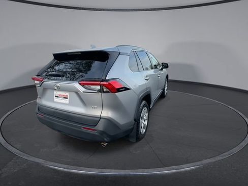 Used 2021 Toyota RAV4 LE image 14
