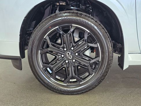 New 2026 INFINITI QX80 4WD image 8