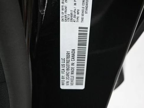 Used 2026 Chrysler Pacifica Select FWD image 15