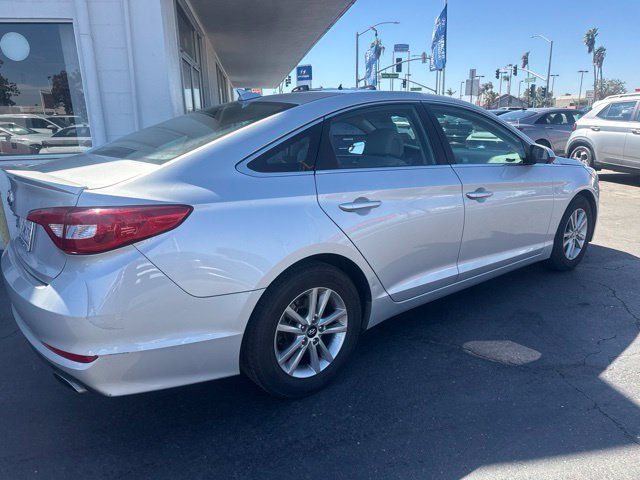 Used 2015 Hyundai Sonata SE w/ Option Group 02 FWD image 4
