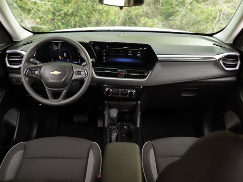 Used 2025 Chevrolet TrailBlazer LT FWD image 19