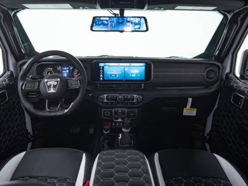 Used 2025 Jeep Gladiator Sport image 35