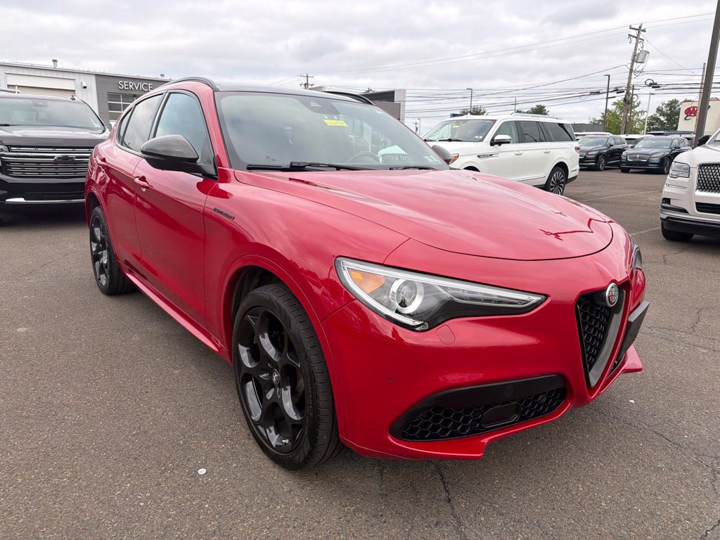 Used 2023 Alfa Romeo Stelvio Estrema AWD/4WD image 8