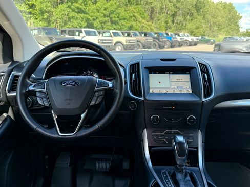 Used 2017 Ford Edge SEL w/ Equipment Group 201A AWD/4WD image 20