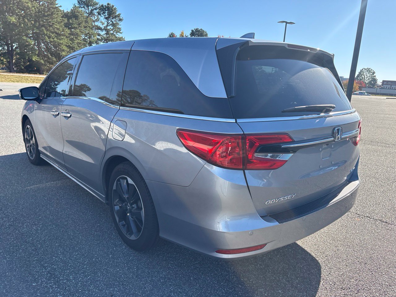 Used 2024 Honda Odyssey Elite image 6