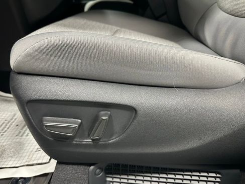 Used 2026 Toyota Sienna LE image 12