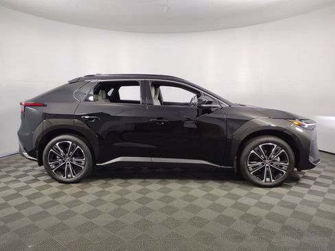 New 2025 Toyota bZ4X AWD image 8