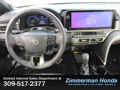 Used 2025 Toyota Camry XSE image 11