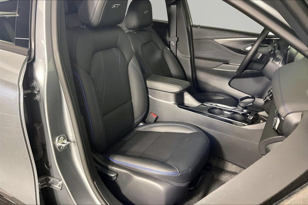 New 2026 Buick Envista Sport Touring w/ Convenience I Package FWD image 12