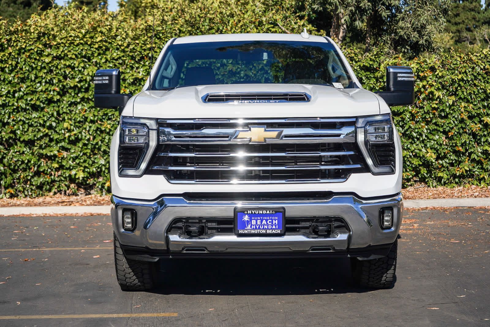 Used 2024 Chevrolet Silverado 2500 LTZ AWD/4WD image 2