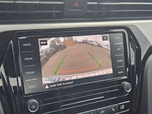 Used 2022 Volkswagen Passat 2.0T SE image 24