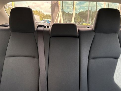 Used 2022 Toyota Corolla LE image 19