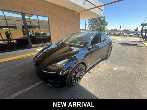 Used 2022 Tesla Model Y Performance AWD/4WD image 1