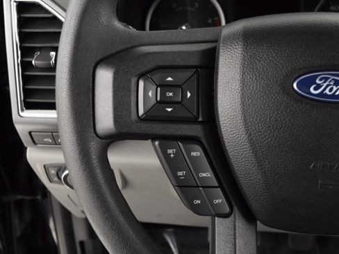 Used 2018 Ford F250 XLT w/ XLT Premium Package image 16