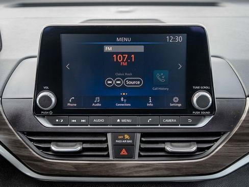 Used 2024 Nissan Altima 2.5 SV image 23