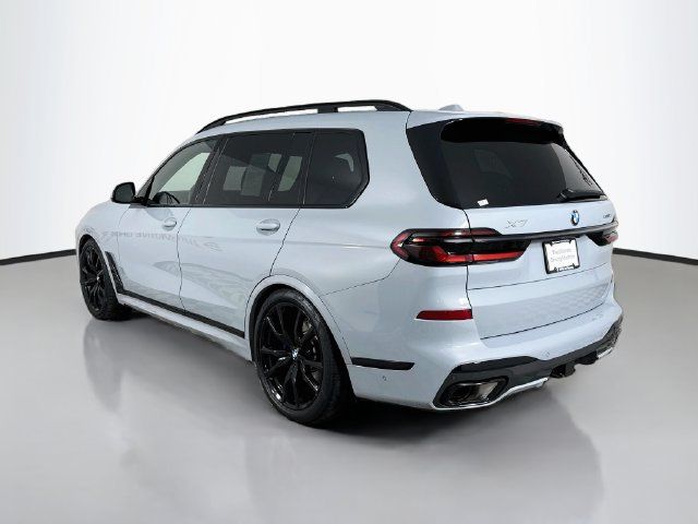 Used 2026 BMW X7 xDrive40i w/ M Sport Package AWD/4WD image 5