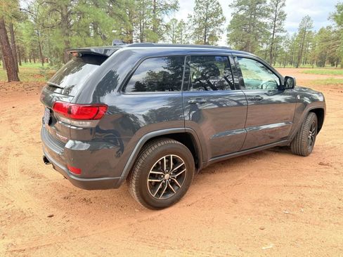 Used 2017 Jeep Grand Cherokee Trailhawk image 5