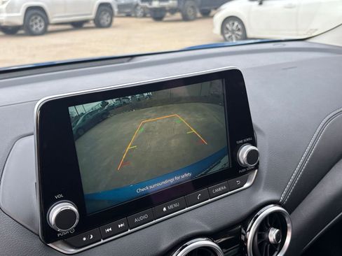 Used 2025 Nissan Sentra SV image 22