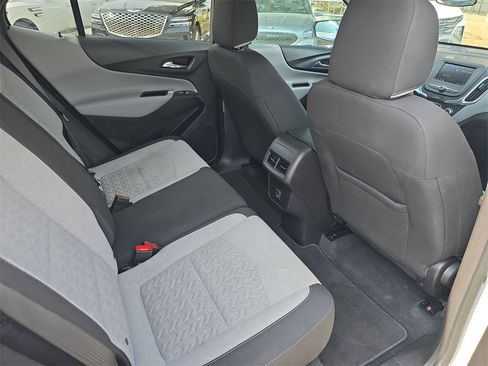 Used 2022 Chevrolet Equinox LS w/ LS Convenience Package image 11