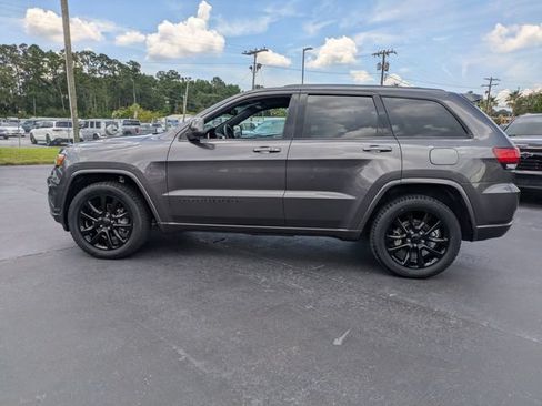 Used 2020 Jeep Grand Cherokee Altitude RWD image 8