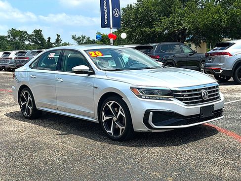 Used 2020 Volkswagen Passat 2.0T R-Line FWD image 10