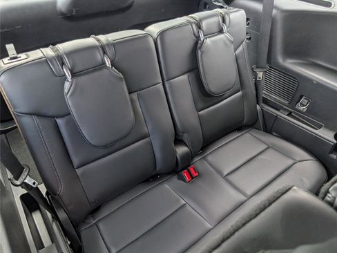 Used 2022 Ford Explorer XLT w/ Equipment Group 202A image 38