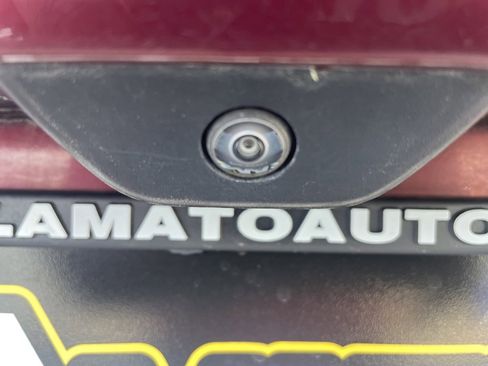 Used 2023 Jeep Grand Cherokee Laredo image 5