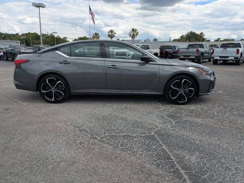 Used 2024 Nissan Altima 2.5 SR FWD image 3