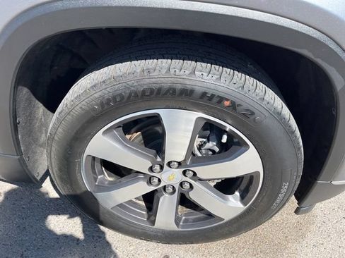 Used 2021 Chevrolet Traverse LT w/ LT Premium Package AWD/4WD image 20