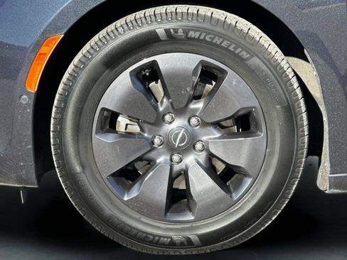 Used 2020 Chrysler Pacifica Limited w/ Quick Oder Package 2EV RED-S image 27