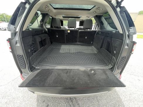 Used 2018 Land Rover Discovery HSE AWD/4WD image 22