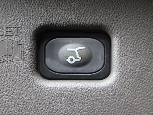 Used 2022 Lincoln Nautilus Reserve image 19