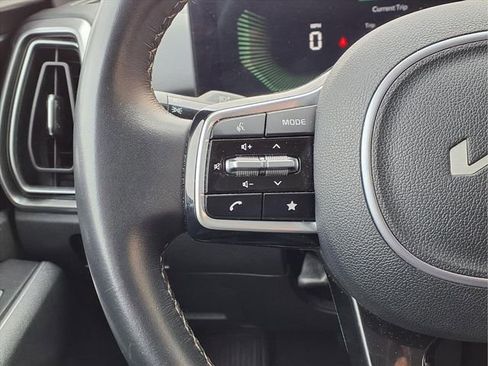 Used 2024 Kia Sorento S image 17