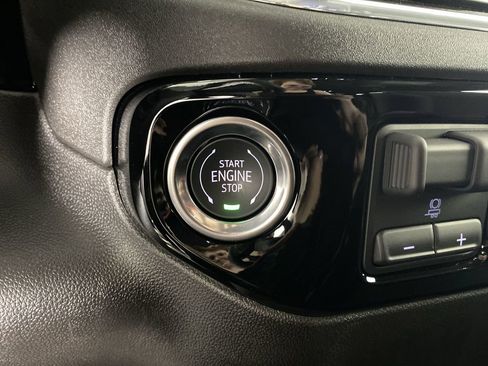 Certified 2025 GMC Sierra 1500 SLE w/ Preferred Package image 22