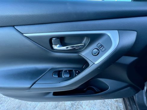 Used 2016 Nissan Altima 2.5 S w/ Power Driver Seat Package image 13