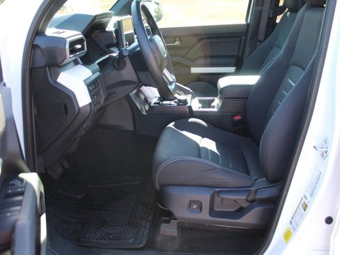 Used 2024 Toyota Tacoma TRD Off-Road image 3