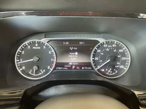 Used 2023 Nissan Pathfinder SL FWD image 7