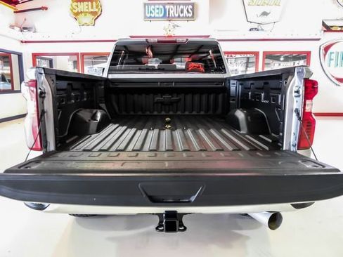 Used 2024 Chevrolet Silverado 2500 LT AWD/4WD image 8