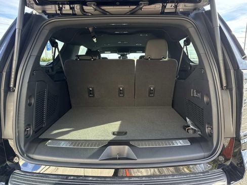 New 2026 Chevrolet Suburban Premier RWD image 8
