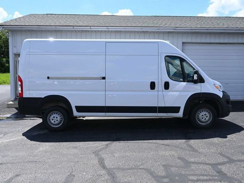 Used 2025 RAM ProMaster 2500 w/ Convenience Group FWD image 6