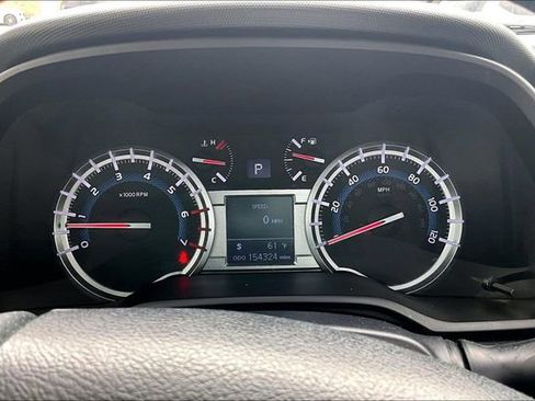 Used 2017 Toyota 4Runner SR5 Premium image 13