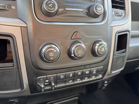 Used 2018 RAM 2500 Tradesman w/ Chrome Appearance Group image 31