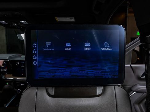 Used 2025 Chevrolet Suburban High Country image 33