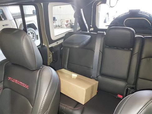 New 2025 Jeep Wrangler Unlimited Rubicon image 12