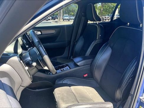 Used 2020 Volvo XC40 T4 R-Design w/ Protection Package Premier FWD image 25