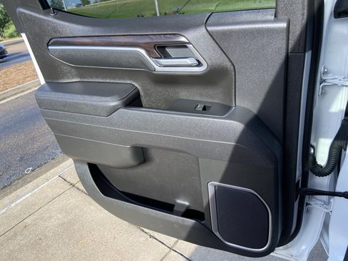 Used 2025 GMC Sierra 1500 SLT RWD image 51