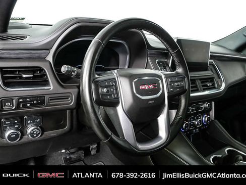 Used 2023 GMC Yukon XL SLT w/ SLT Premium Package image 4